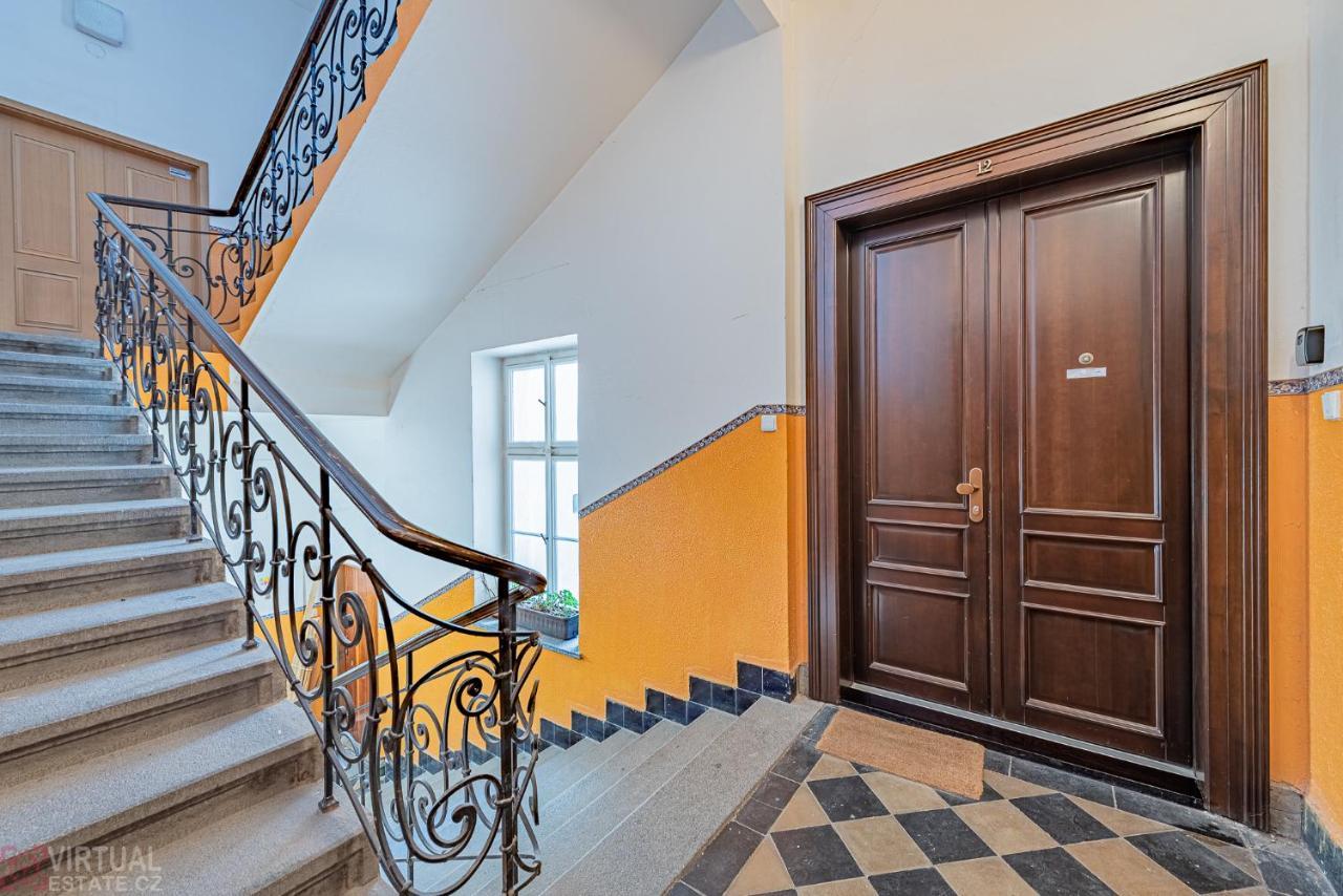 Colorful Wenceslas square apartment Praga Exterior foto